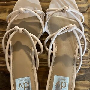 Dolce Vita Women's Beige Knotted Sandals